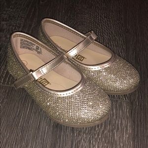 Baby gold Mary Janes sz5